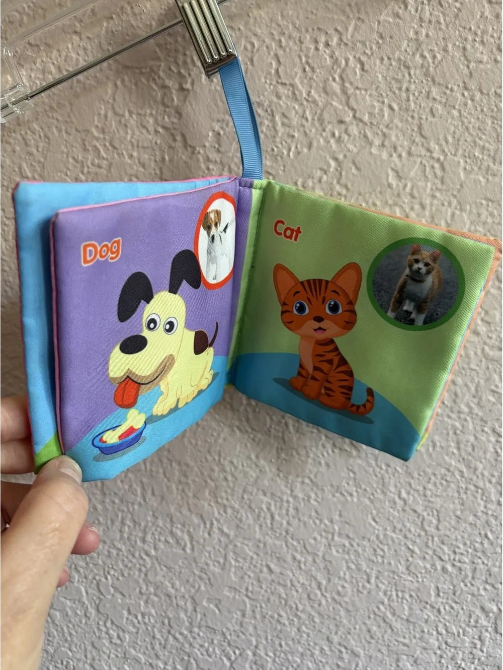 Soft Fabric Farm Animal Educational Book for Babies and‎ Toddlers